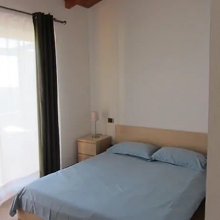 Pedra Ruja 3* 부도니